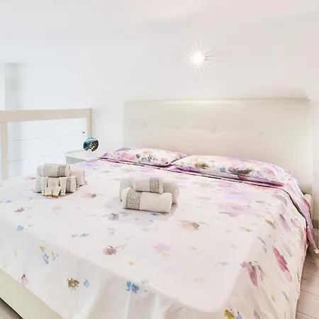 Modern Loft In Milan's Heart * ミラノ