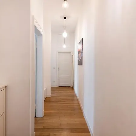 Luxury 3 Bedrooms - B *