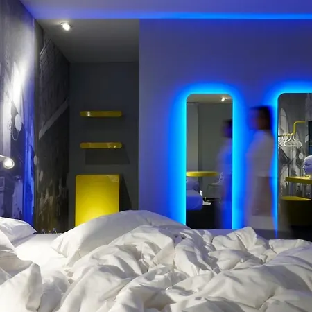 Town House Street Hotel
