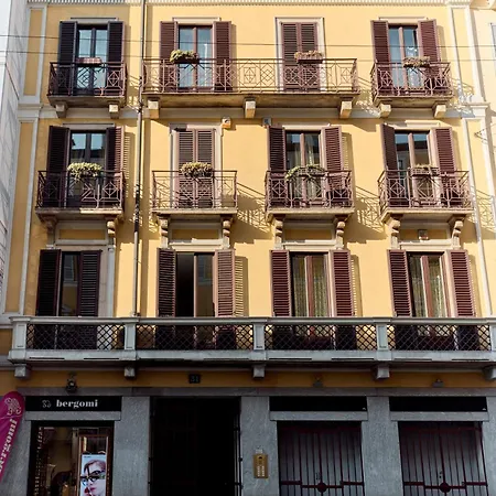 Corso Venezia View With Private Balcony - Corso Venezia Appartement