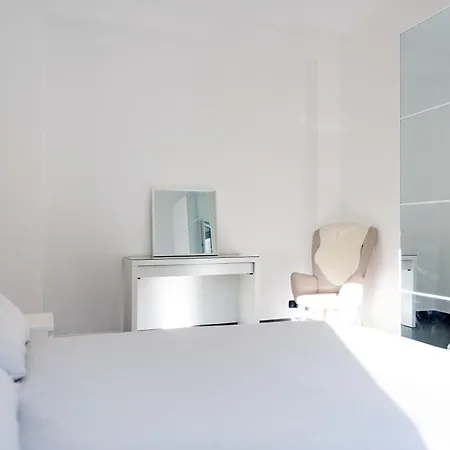 アパート Linate Garden House Mecenate Fabrique Cortina 2026 ミラノ