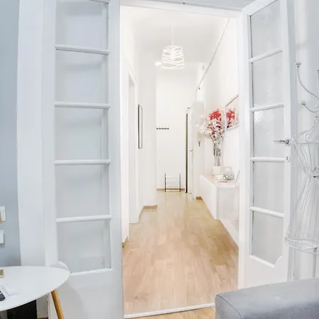 Charming Darsena - Amazing Position Next To Navigli *