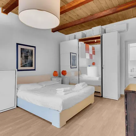 Апартаменты The House Of Via Muratori 6 *
