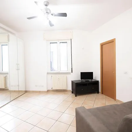 Magnifico Loft In Zona Udine M2 アパート ミラノ