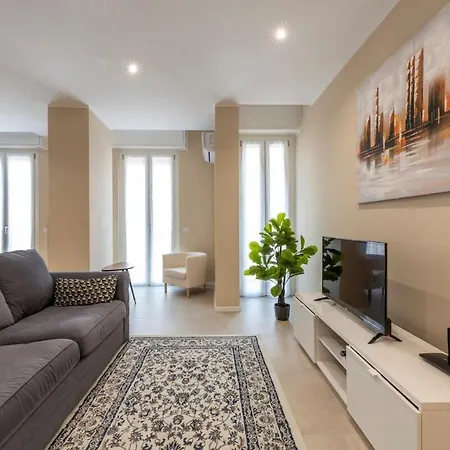 Bright 2 Bedrooms And 2 Bathrooms - B