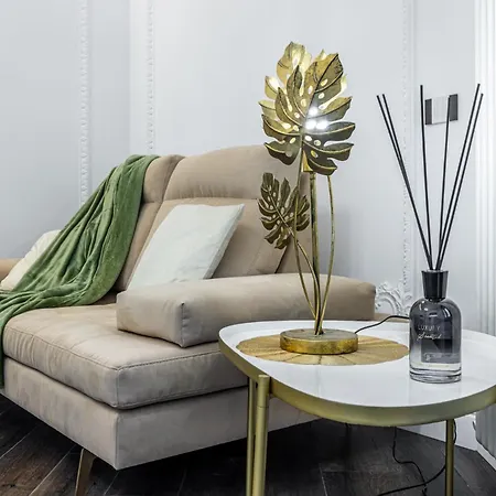 Station, Luxury & Modern With Comfort!