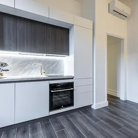 Station, Luxury & Modern With Comfort! * Milão