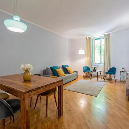 Luxury Design In Brera District - B شقة *