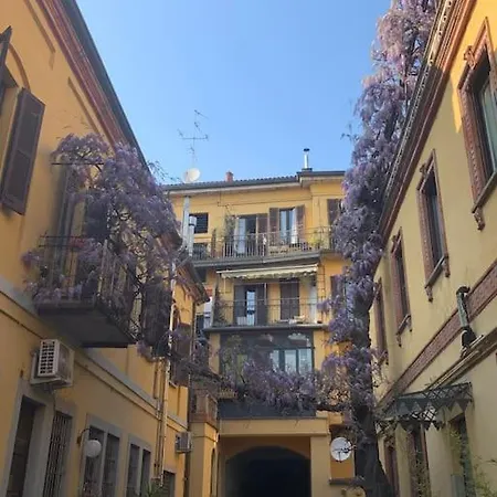 Location Naviglio With Terrace Apartment Milan