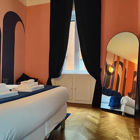 9 Guests 2 Together 2 And 3 Floor With, 4 Bedrooms, 4 Baths In Downtown With Ac, Wifi And Subway M1 M2 Airport Connected * Milaan