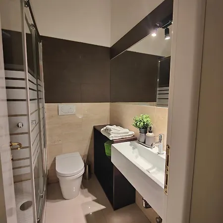 Appartement 9 Guests 2 Together 2 And 3 Floor With, 4 Bedrooms, 4 Baths In Downtown With Ac, Wifi And Subway M1 M2 Airport Connected