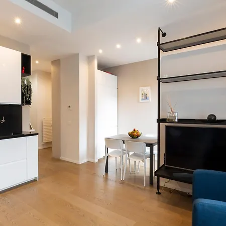 Arena Modern Apartman Milánó