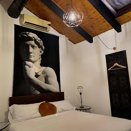 Hosting Dreams Attics - Duomo Apartment