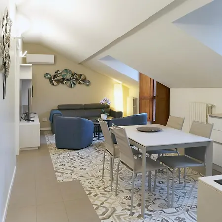 Apartment Comecasa 10 Minutes Walk From Duomo 2 Bedroom *