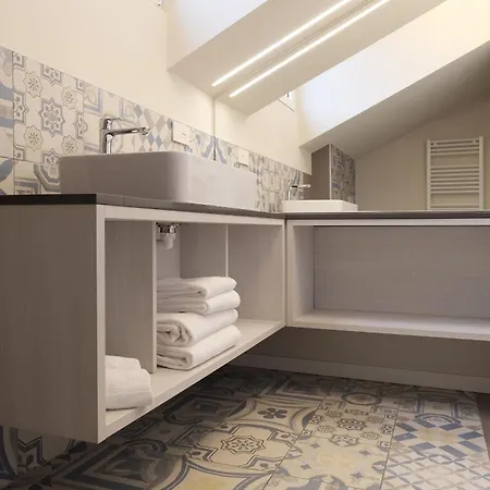 Апартаменты Comecasa Duomo Exclusive 2 Bedrooms Милан