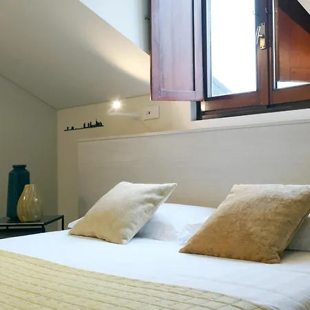 Apartment Comecasa 10 Minutes Walk From Duomo 2 Bedroom