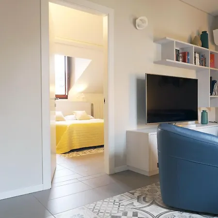 Apartment Comecasa 10 Minutes Walk From Duomo 2 Bedroom *