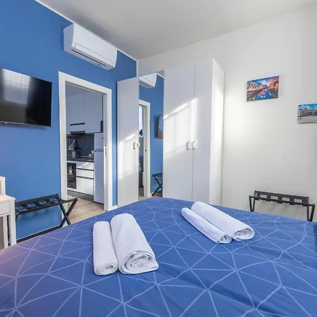 - San Siro Corner, With Private Parking شقة