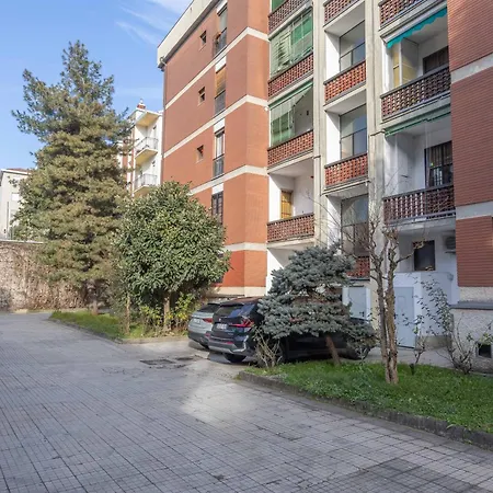 - San Siro Corner, With Private Parking *