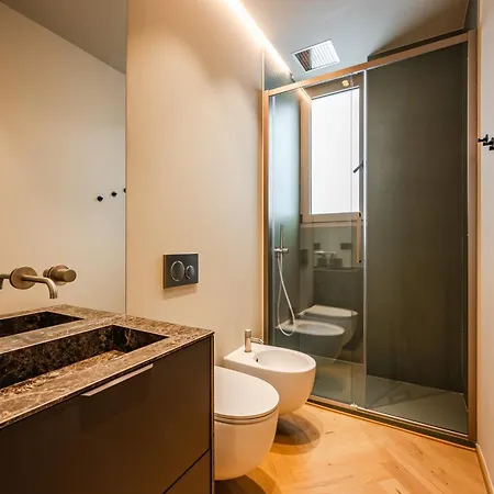 Luxury With View Steps From The Duomo Apartament Mediolan