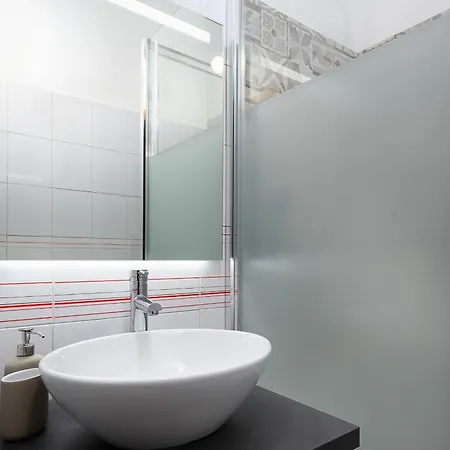 Insubria 8-dx - Monolocale Cool *