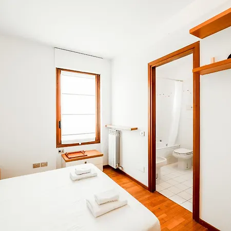 Quiet With Terrace - 20 Min From Duomo * 米兰