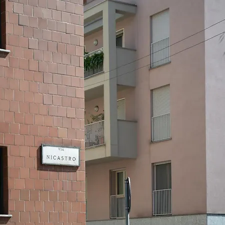 Bright And Quiet With Terrace - M3 Lodi 10min Apartment Mailand