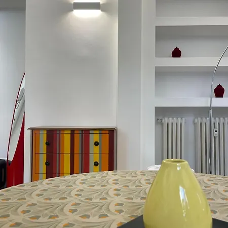 Davide Host Urban Garden 20 Min Duomo Milan