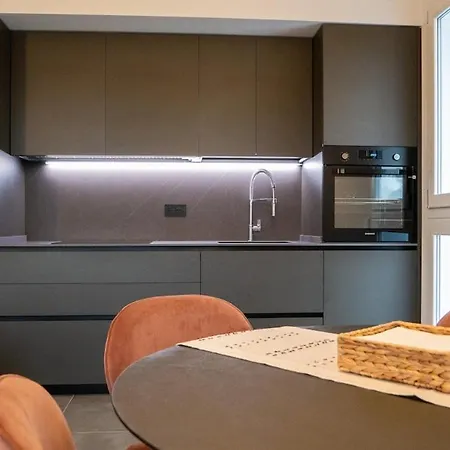 Davide Host Da Giulietta, 20 Min To Duomo