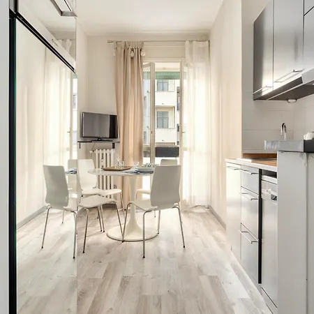 Elegant One-bedroom In Porta Romana *