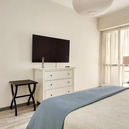 Lägenhet Elegant One-bedroom In Porta Romana Milano