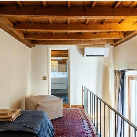 Apartament 10 Minutes From The Duomo - Elegant Maison Mediolan