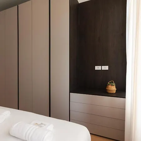 Апартаменты Youhosty - 2 Bedroom Porta Venezia Милан
