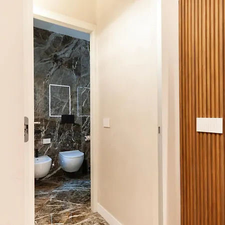 Youhosty - 2 Bedroom Porta Venezia Апартаменты