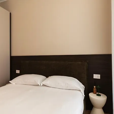 Youhosty - 2 Bedroom Porta Venezia Апартаменты