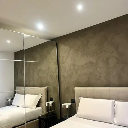 Leonardo Duplex Apartment Milan