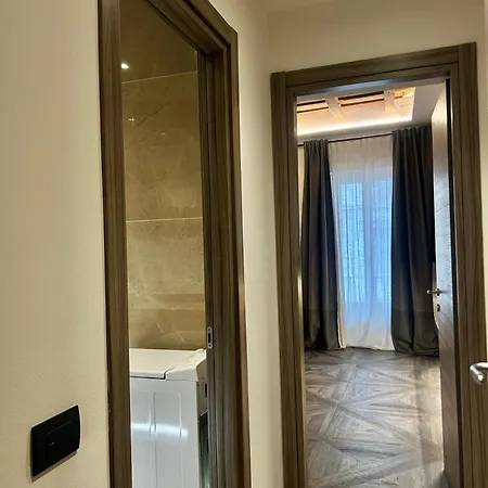 Davinci Near Duomo 米兰