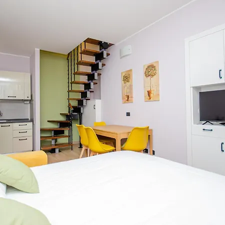 Pasteur Flat *