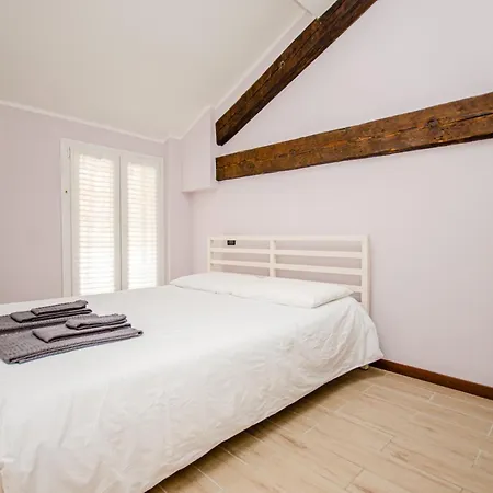 Pasteur Flat *