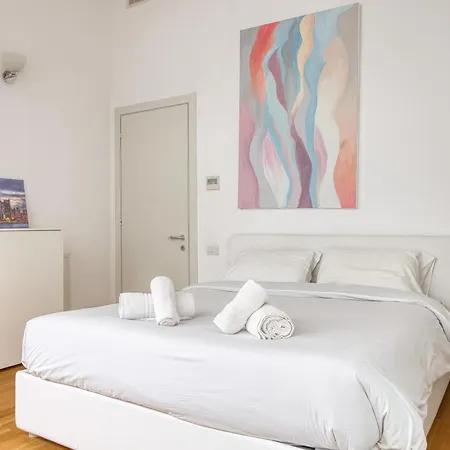 Modern Retreat In The Heart Of Mediolan