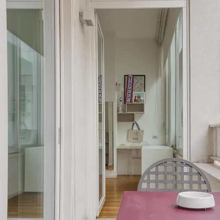 Modern Retreat In The Heart Of * Mediolan