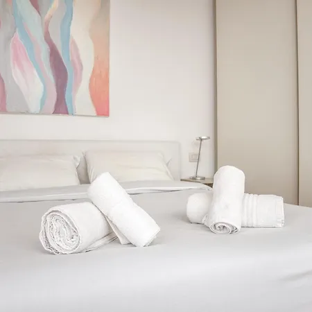 Modern Retreat In The Heart Of Mediolan