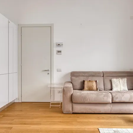 Modern Retreat In The Heart Of Apartament *