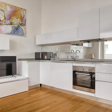 Modern Retreat In The Heart Of * Mediolan