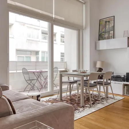 Modern Retreat In The Heart Of Apartament *