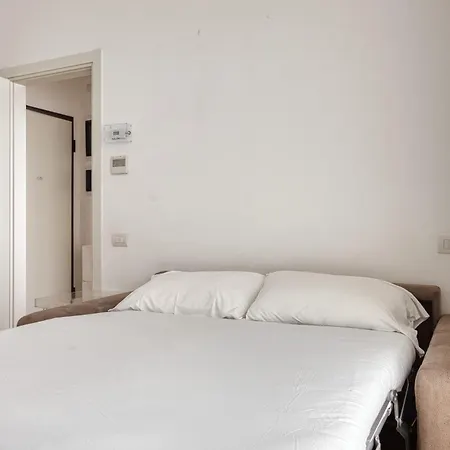 Modern Retreat In The Heart Of Mediolan