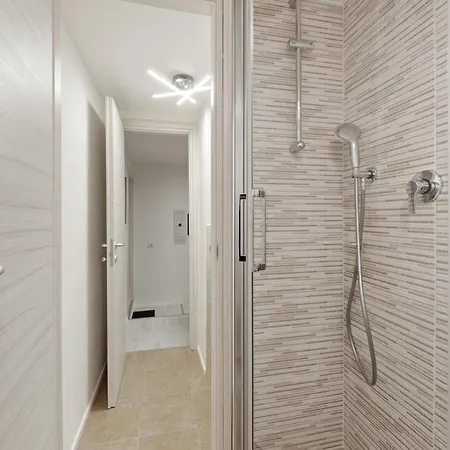 Bwr - Near Mico, Alberti 밀라노