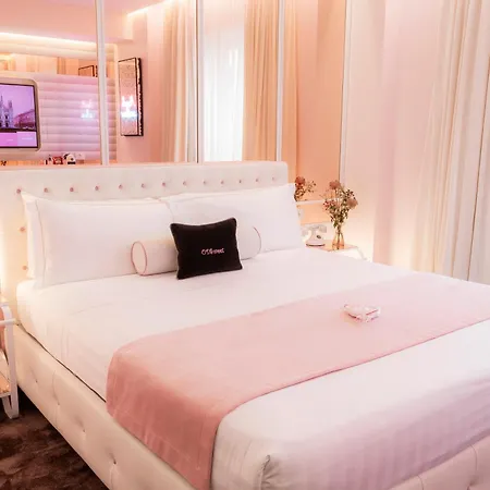 Отель Odsweet Duomo 4*