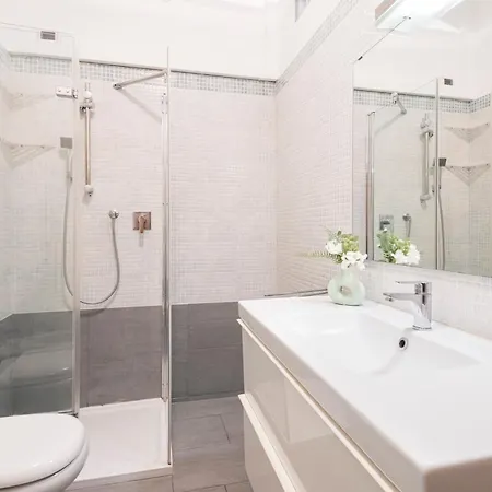 Easylife - - Lecco 5 P3 - Porta Venezia *