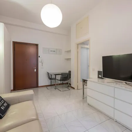 Living - Via Varese 4